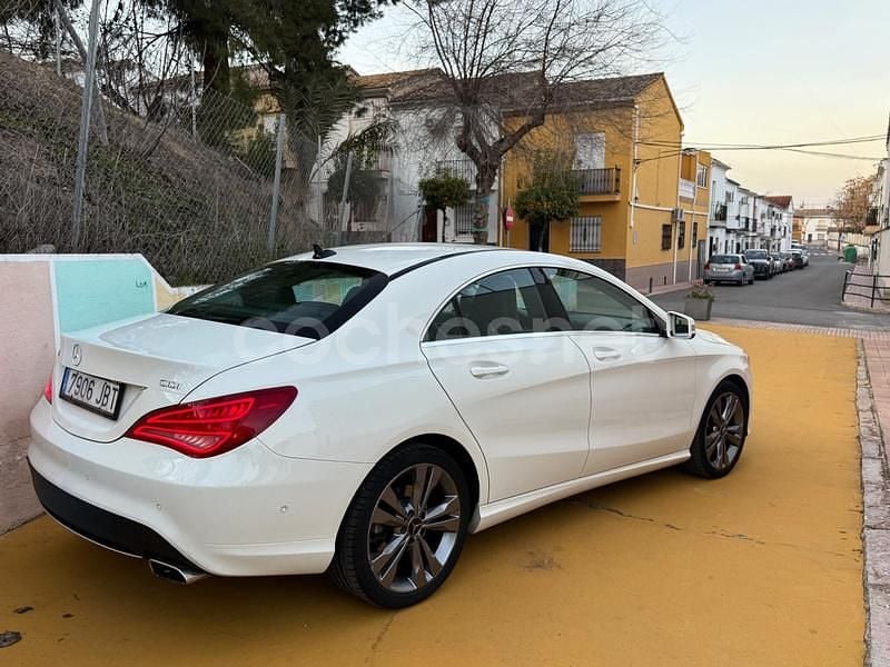 Usado Mercedes CLA220 Urban 177 CV (130 kW) 2015 Blanco Berlina