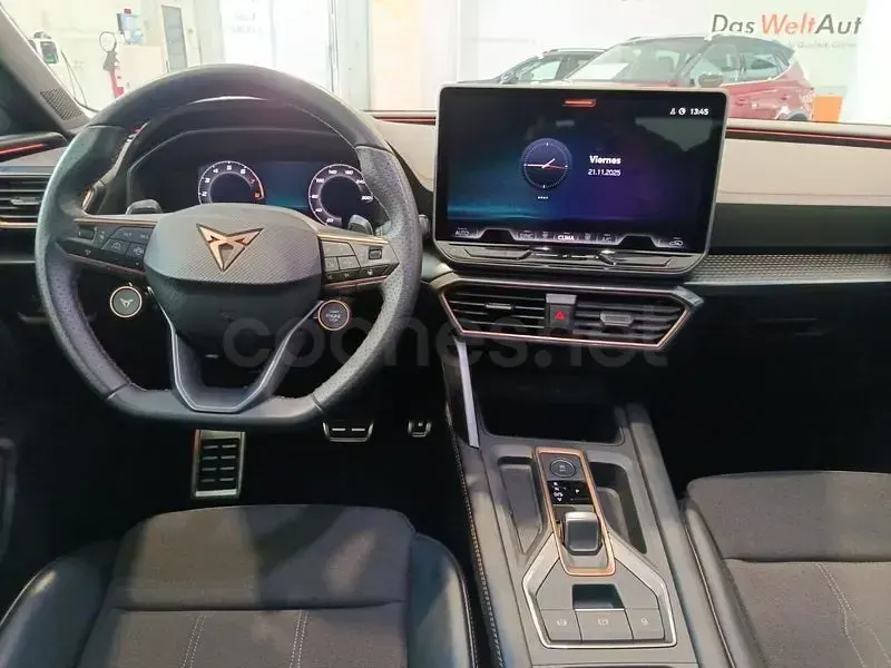 Usado Cupra Leon 150 CV (110 kW) 2025 Gris / plata Berlina