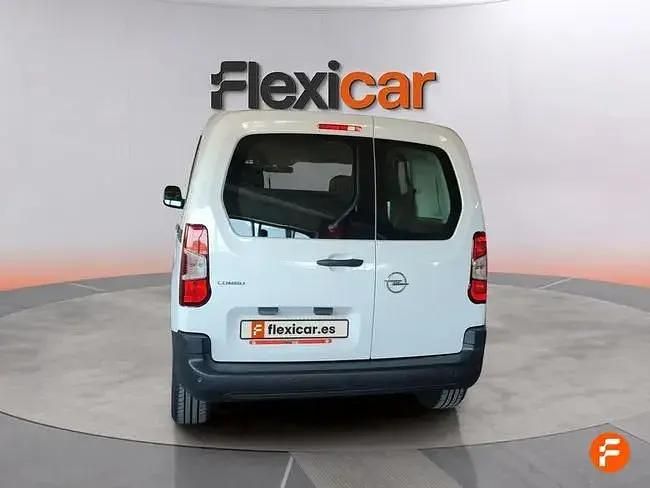 Usado Opel Combo Elegance 131 HP (96 kW) 2023 Branco