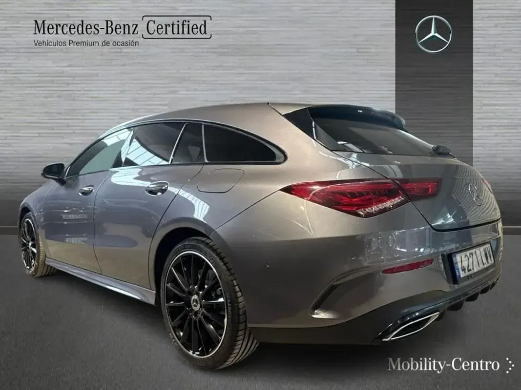 Usado Mercedes CLA250e AMG line 160 CV (117 kW) 2022 Mountaingrau  met. Coupe