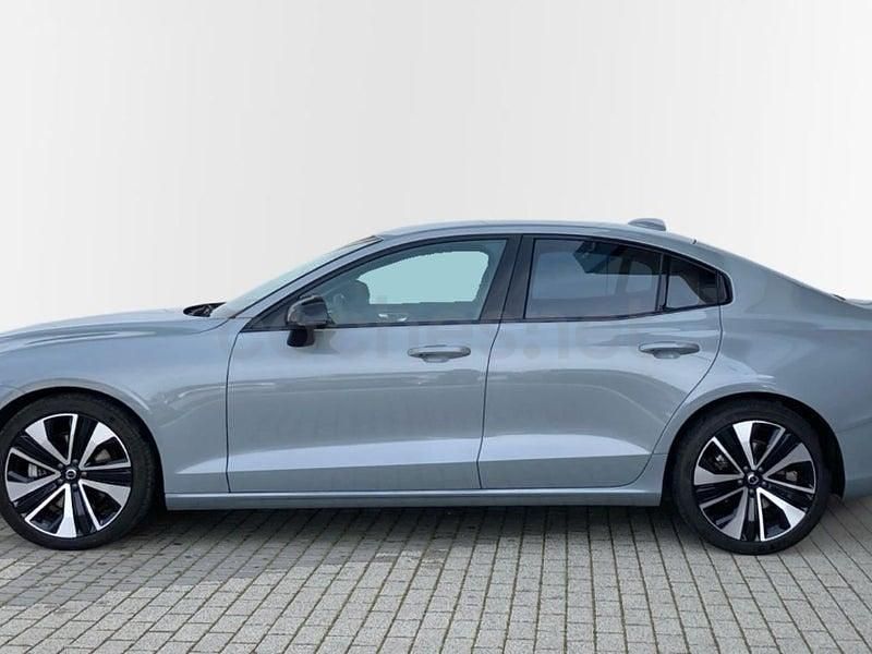 Begagnad Volvo S60 Plus 197 HK (144 kW) 2024 Grå Sedan