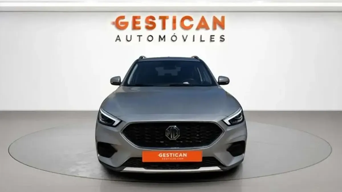 Usado MG ZS Comfort 111 CV (81 kW) 2023 Rojo SUV