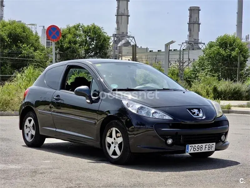 Usado Peugeot 207 90 CV (66 kW) 2006 Negro Berlina