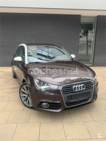 Marrón Usado 2012 Audi A1 Attraction Utilitario | 7650 € (Buen precio) - Imagen 1/4