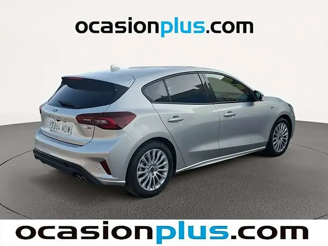 Usado Ford Focus ST-Line 125 CV (91 kW) 2023 Gris Utilitario