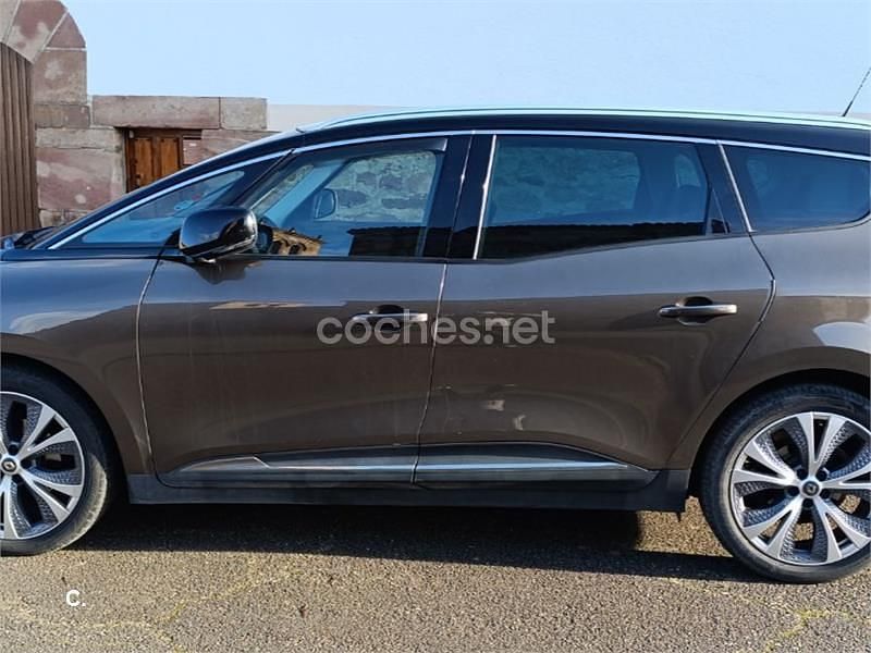 Usado Renault Grand Scénic IV Zen 140 CV (102 kW) 2019 Marrón Monovolumen
