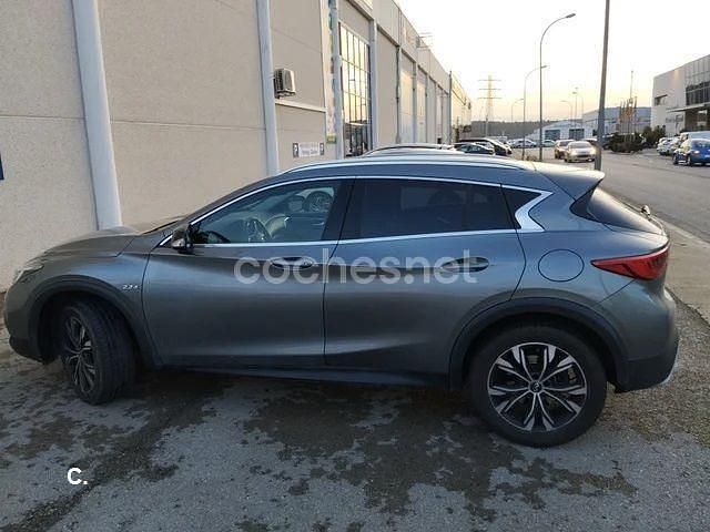 Usado Infiniti QX30 Premium 170 CV (125 kW) 2019 Gris / plata SUV