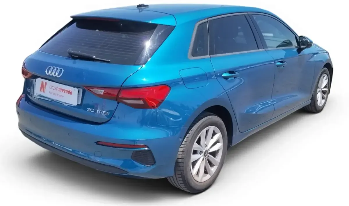 Usado Audi A3 Sportback e-tron Premium 110 CV (80 kW) 2022 Azul Utilitario