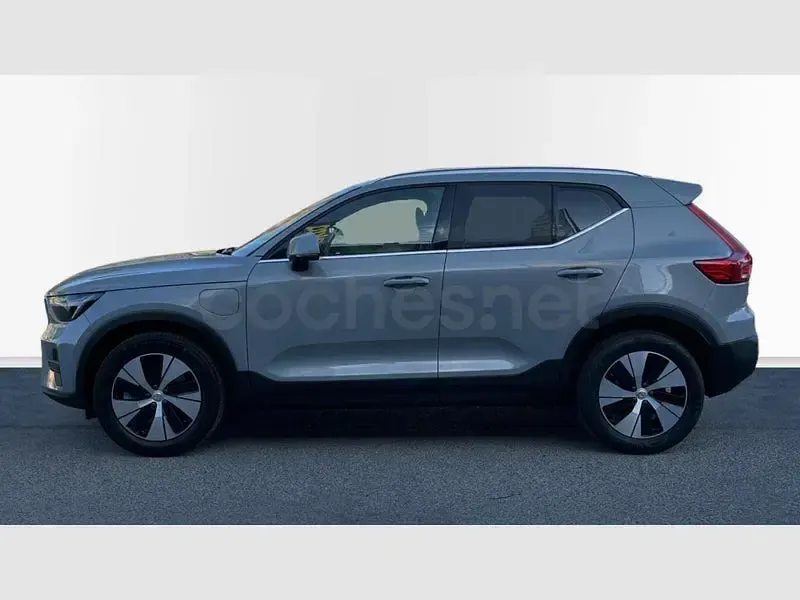 Usado Volvo XC40 Core 211 CV (155 kW) 2023 Gris / plata SUV