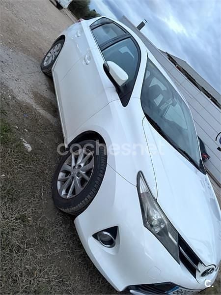 Blanco Usado 2014 Toyota Auris Advance Berlina | 8500 € (Precio justo) - Imagen 1/3