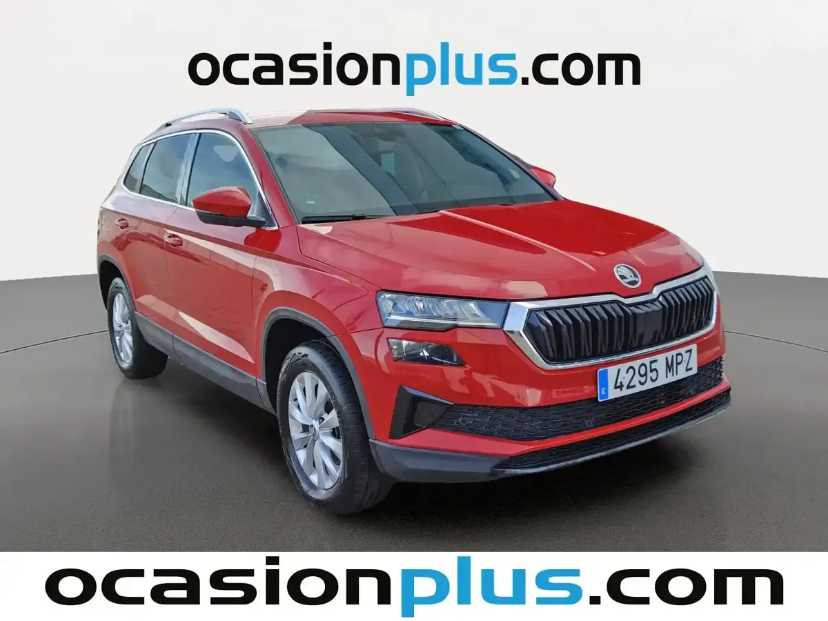 Usado Skoda Karoq Selection 115 CV (84 kW) 2024 Rojo SUV
