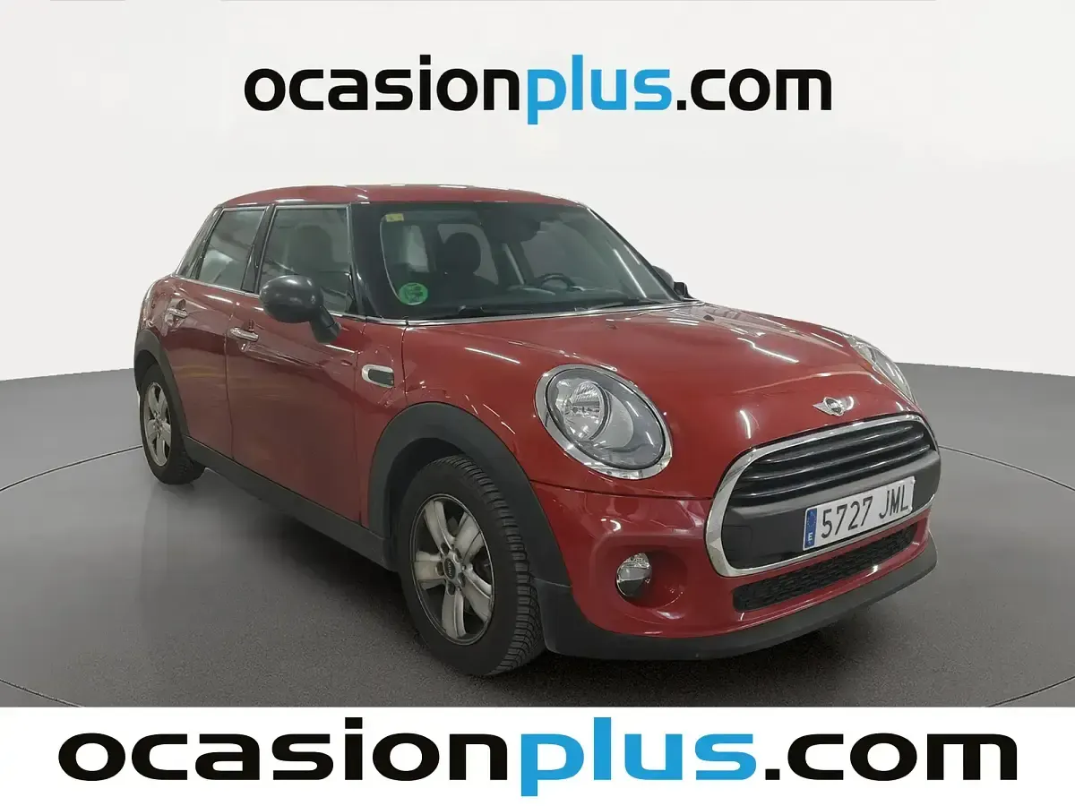 Usado Mini ONE 102 CV (75 kW) 2016 Rojo Utilitario