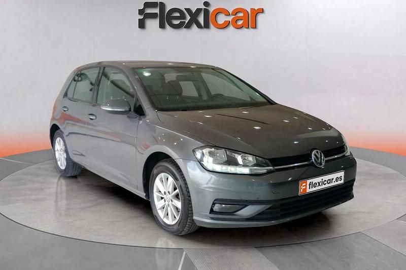 Gris Usado 2017 VW Golf Advance Berlina | 10.790 € (Super precio) - Imagen 1/4