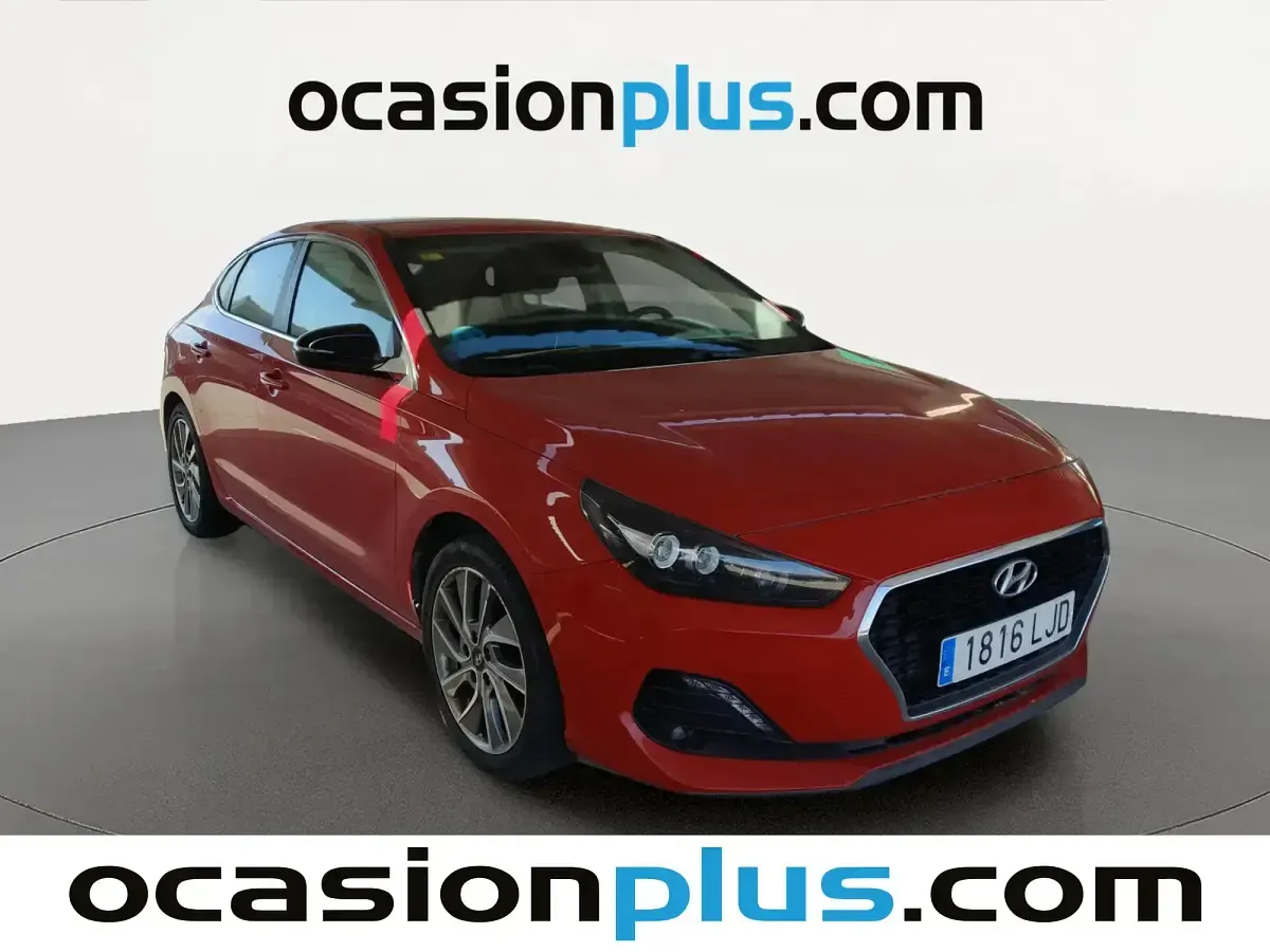 Usado Hyundai i30 136 CV (100 kW) 2020 Rojo Berlina