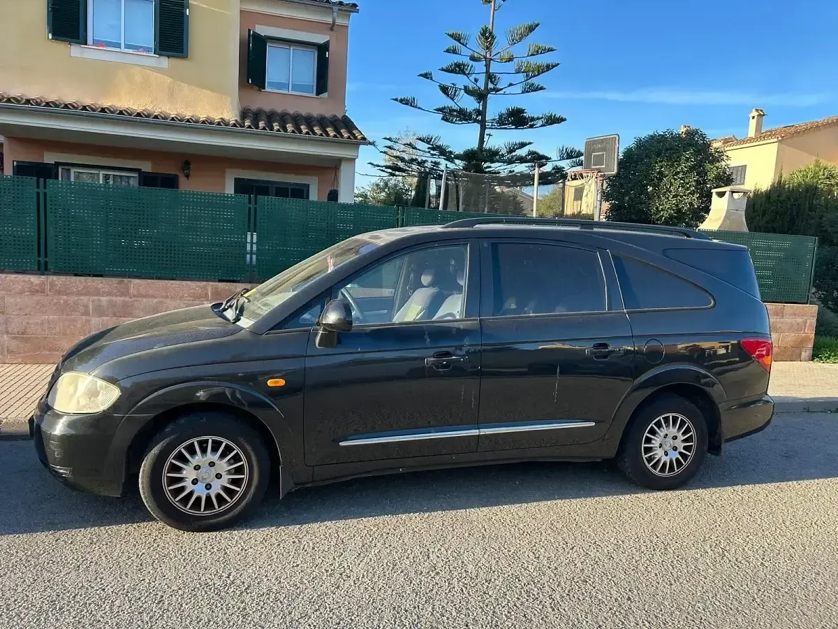 Usado SsangYong Rodius Limited 165 CV (121 kW) 2011 Monovolumen