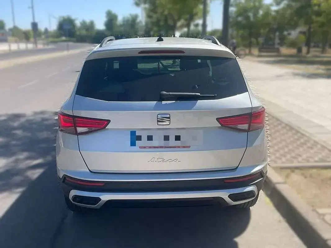 Usado Seat Ateca Style 150 CV (110 kW) 2025 Gris SUV