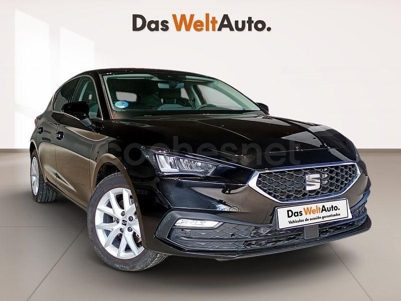 Usado Seat Leon Style 116 CV (85 kW) 2025 Negro Berlina