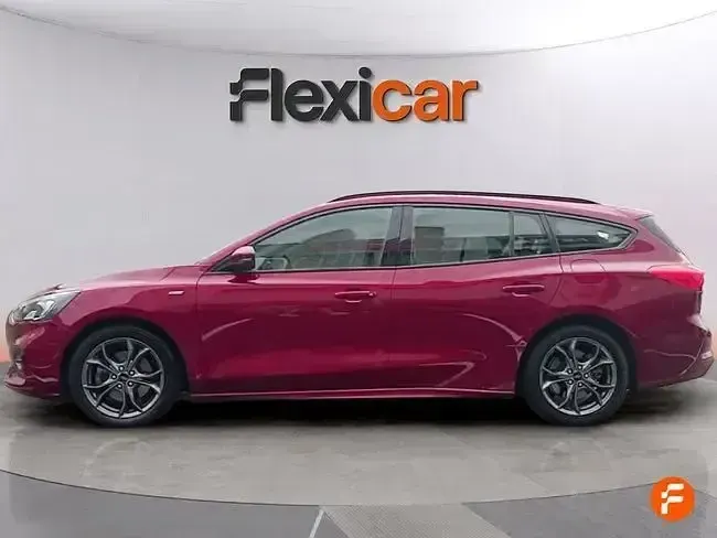 Usado Ford Focus ST-Line 150 CV (110 kW) 2019 Rojo Familiar