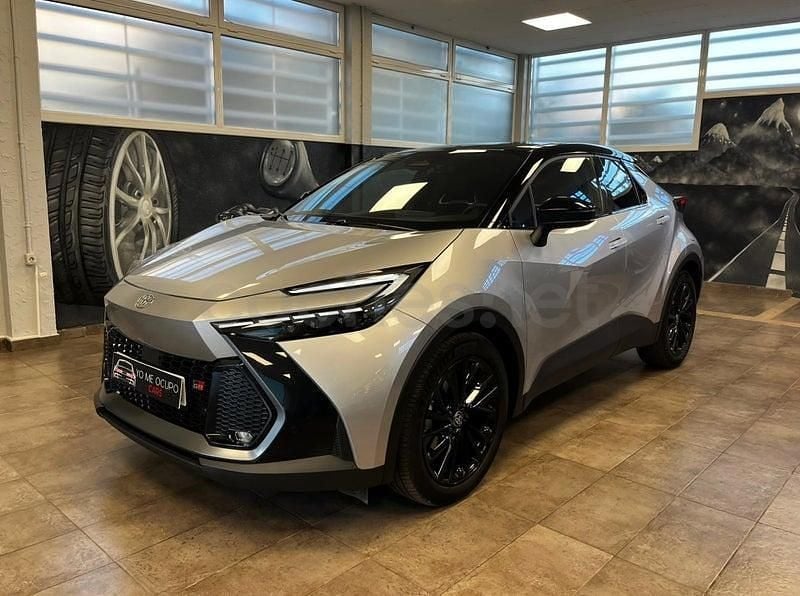 Usado Toyota C-HR Sport 196 CV (144 kW) 2024 Gris / plata SUV