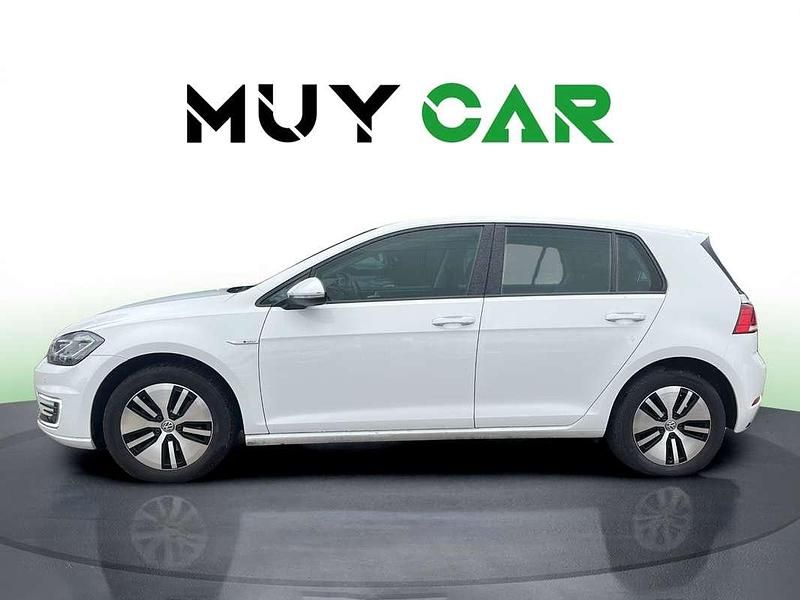 Begagnad VW e-Golf 100 kW (136 HK) 2018 Vit Halvkombi