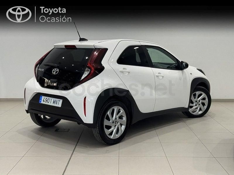 Usado Toyota Aygo X Play 72 CV (52 kW) 2024 Blanco SUV