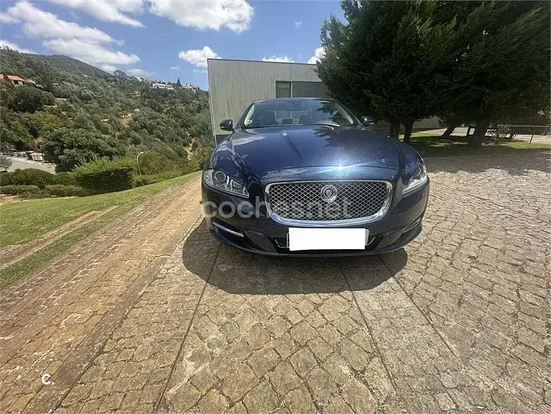 Usado Jaguar XJ Premium Luxury 275 CV (202 kW) 2013 Azul Berlina