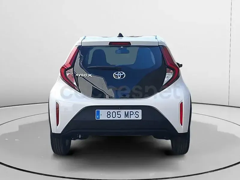 Usado Toyota Aygo X Play 72 CV (52 kW) 2024 Blanco SUV