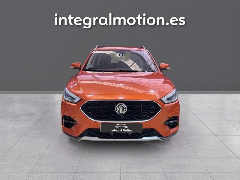 Usado MG ZS Comfort 107 CV (78 kW) 2022 Naranja Berlina