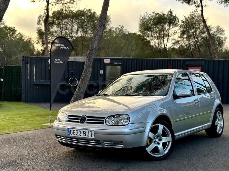 Usado VW Golf IV Highline 105 CV (77 kW) 2001 Gris / plata Berlina