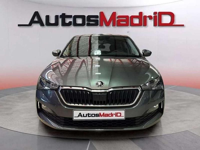 Usado Skoda Scala Ambition 95 HP (69 kW) 2022 Cinzento Citadino