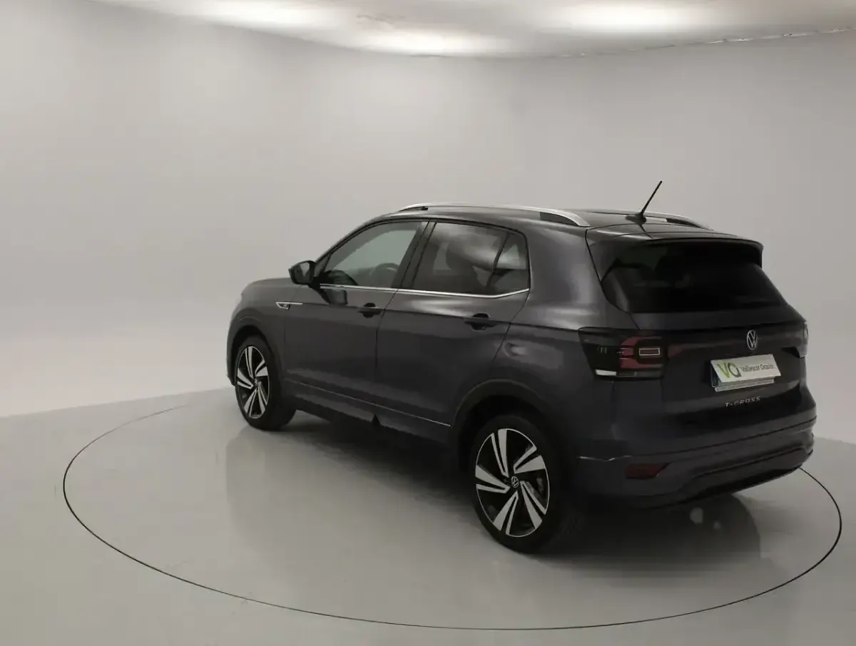 Usado VW T-Cross Sportline 110 CV (80 kW) 2022 Gris SUV