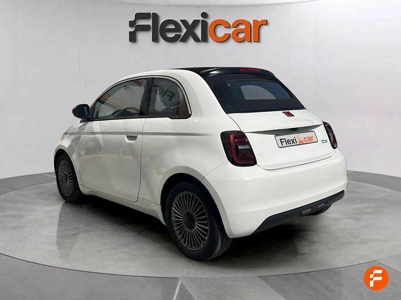 Usado Fiat 500e Red 69 kW (95 CV) 2022 Blanco Berlina