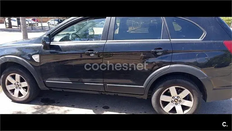Usado Chevrolet Captiva LS 127 CV (93 kW) 2007 Negro SUV
