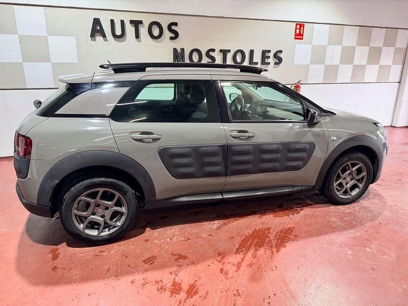 Usado Citroën C4 Cactus Feel 100 CV (73 kW) 2014 Gris / plata Utilitario
