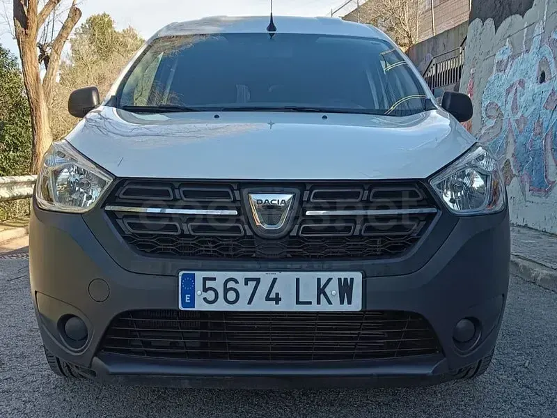 Usado Dacia Dokker Comfort 95 HP (69 kW) 2020 Branco Monovolume