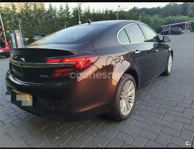 Usado Opel Insignia Selective 140 CV (102 kW) 2016 Granate Berlina
