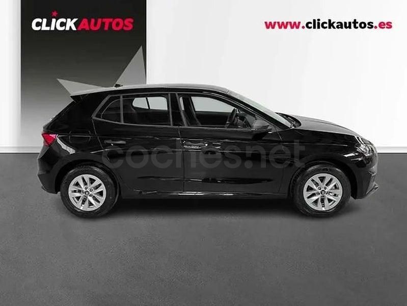 Usado Skoda Fabia Essence 95 CV (69 kW) 2025 Negro Utilitario