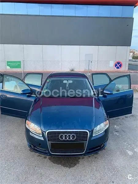 Usado Audi A4 115 CV (84 kW) 2006 Azul Berlina