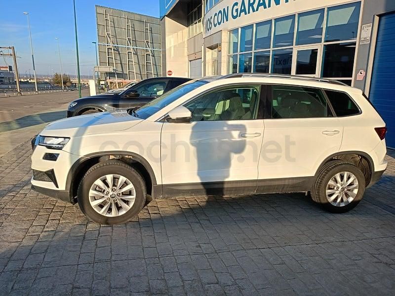 Usado Skoda Karoq Ambition 115 CV (84 kW) 2022 Blanco SUV