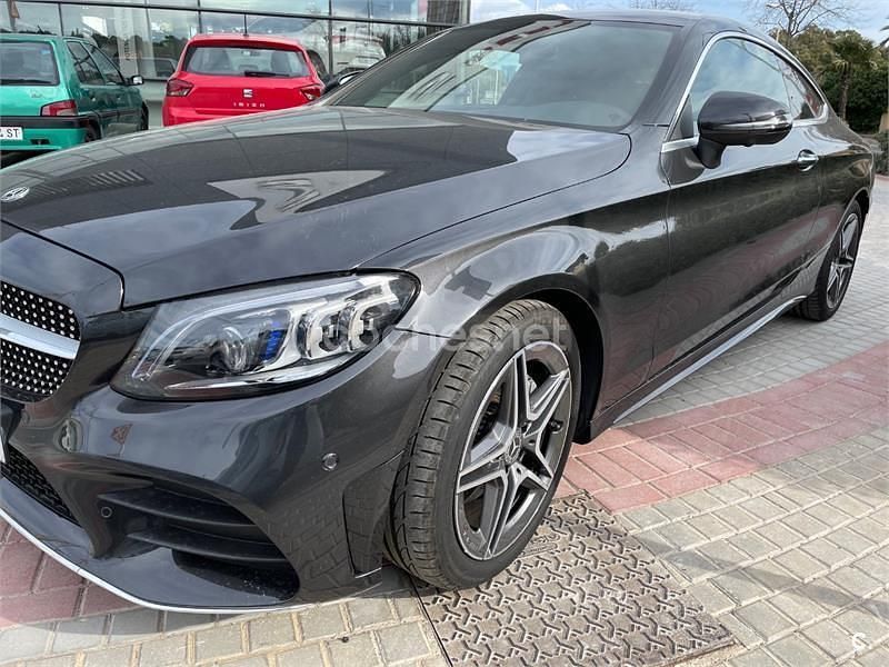 Usado Mercedes C200 184 CV (135 kW) 2019 Gris / plata Coupe