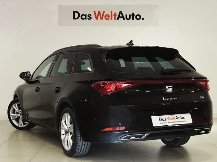 Negro Usado 2024 Seat Leon FR | 25.480 € (Precio justo) - Imagen 1/4