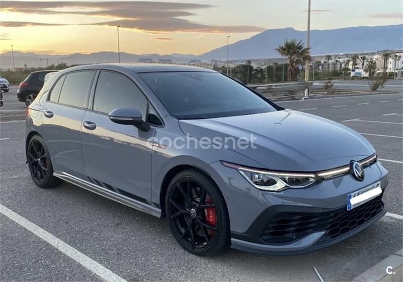 Usado VW Golf VIII GTI Clubsport 301 CV (221 kW) 2022 Gris / plata Berlina