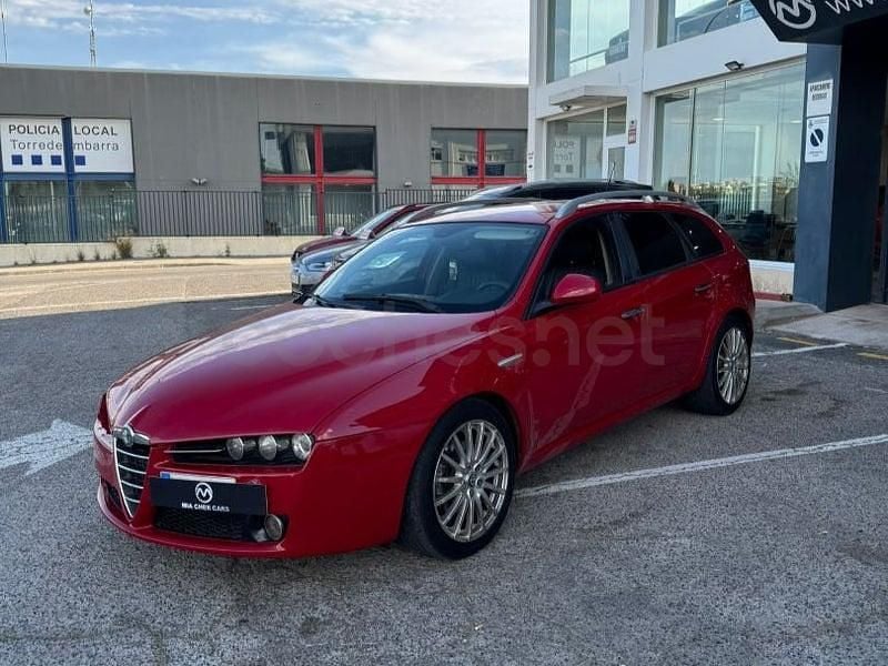 Usado Alfa Romeo 159 120 CV (88 kW) 2006 Granate Familiar