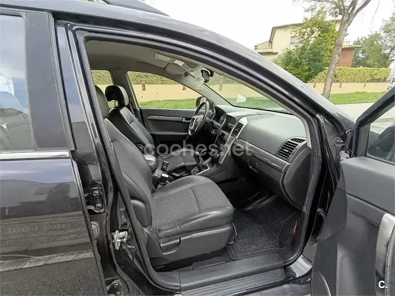 Usado Chevrolet Captiva LT 150 CV (110 kW) 2009 Negro SUV