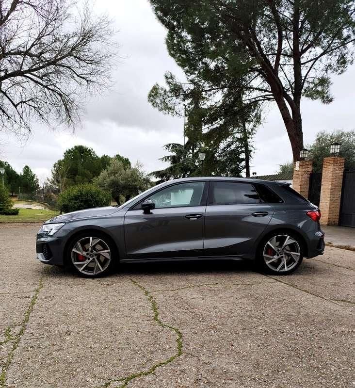 Usado Audi S3 Sportback Sport 310 CV (228 kW) 2023 Gris Utilitario