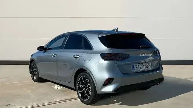 Usado Kia Ceed Style 100 CV (73 kW) 2025 Gris Utilitario