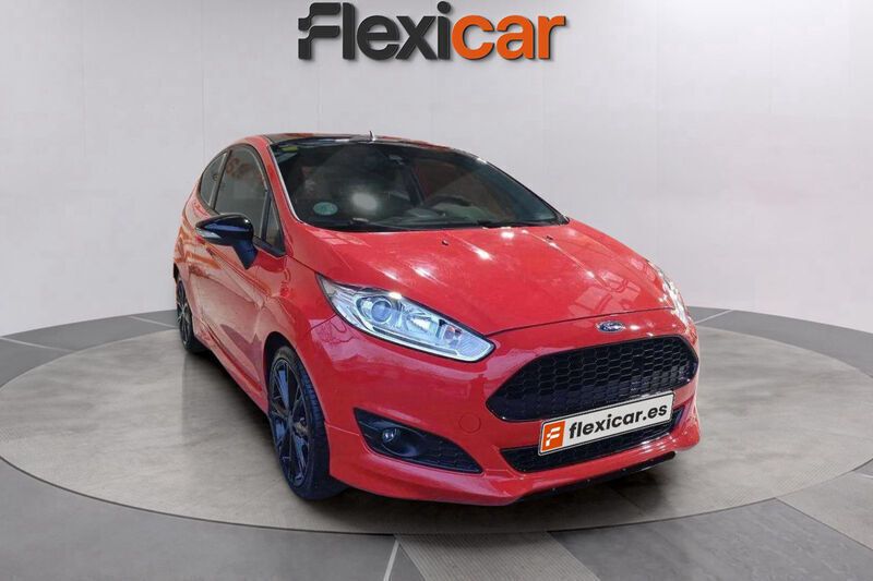Rojo Usado 2016 Ford Fiesta Utilitario | 9390 € (Buen precio) - Imagen 1/4