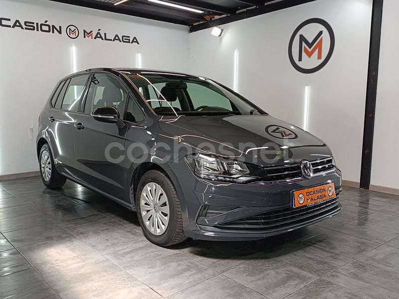 Gris / plata Usado 2018 VW Golf Sportsvan Edition Monovolumen | 13.900 € (Precio justo) - Imagen 1/4