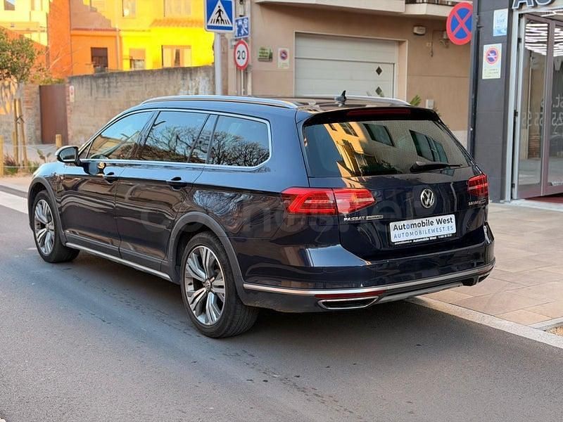Usado VW Passat Alltrack 190 CV (139 kW) 2016 Azul Familiar