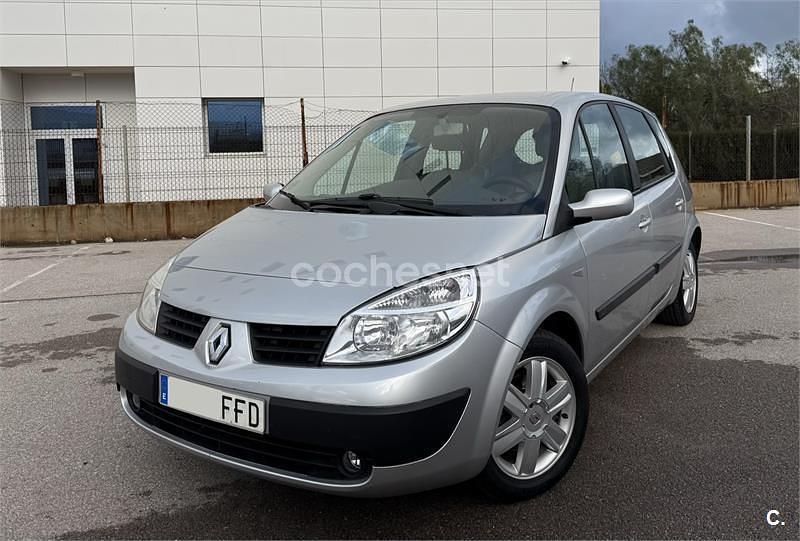 Usado Renault Scénic II Expression 105 CV (77 kW) 2007 Gris / plata Monovolumen